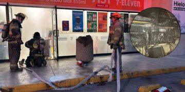 Se registra incendio en una tienda de conveniencia en la colonia Cumbres de Monterrey, Nuevo León