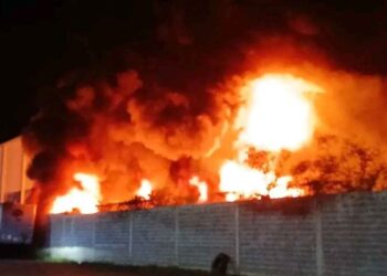 Se registra un incendio en una empresa de Salinas Victoria, Nuevo León
