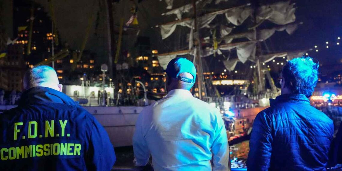 Secretario de Marina lamenta accidente del Buque Cuauhtémoc y promete transparencia en la investigación