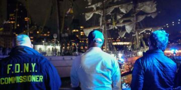 Secretario de Marina lamenta accidente del Buque Cuauhtémoc y promete transparencia en la investigación