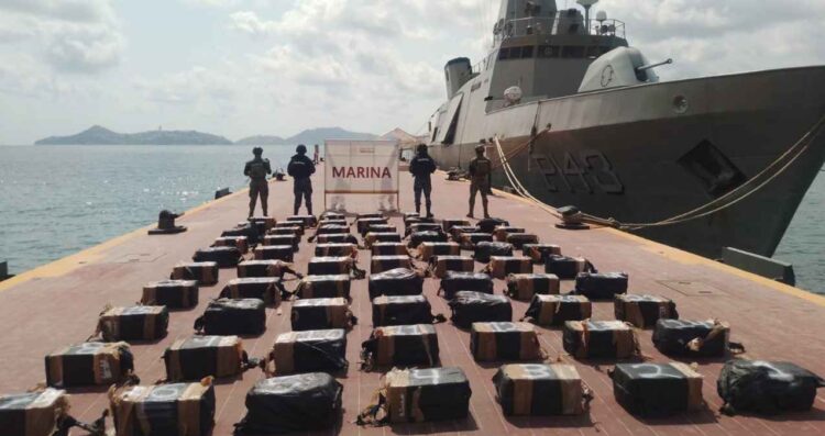 Semar decomisa 1.3 toneladas de cocaína frente a las costas de Guerrero