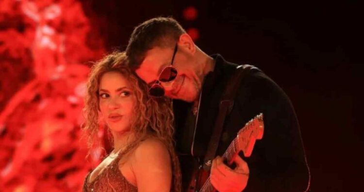 Shakira y Alejandro Sanz reviven su complicidad con el estreno de “Bésame”