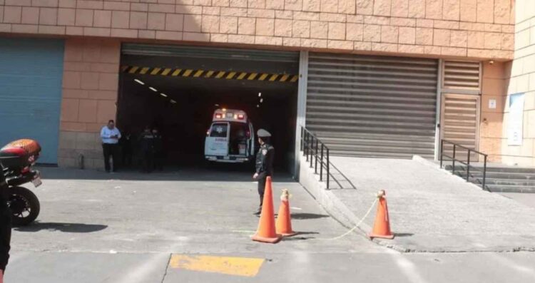 Trabajador fallece tras caer dentro de una tienda en la alcaldía Miguel Hidalgo, CDMX