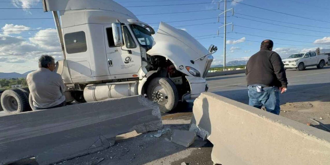 tráiler Saltillo barreras de concreto