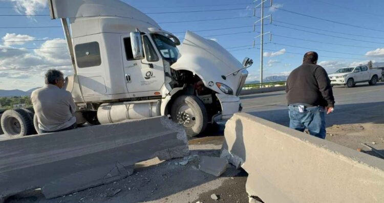 tráiler Saltillo barreras de concreto
