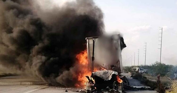 Tráiler incendia Nuevo Laredo