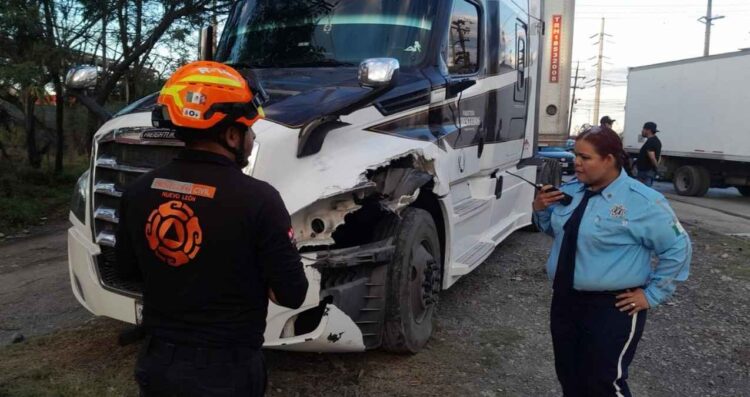 tráiler golpeado tren San Nicolás