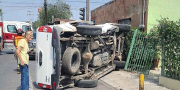 choque con volcadura Nuevo Laredo