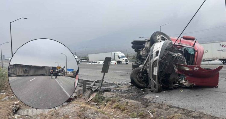 Vuelca tráiler con 20 toneladas de papel en la carretera Saltillo-Monterrey