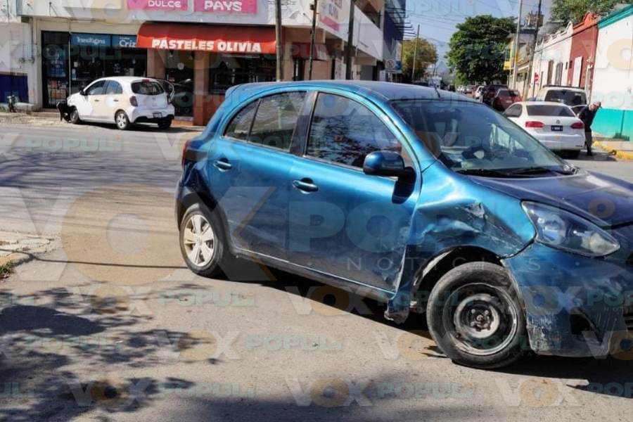 accidente vehicular en centro de Victoria