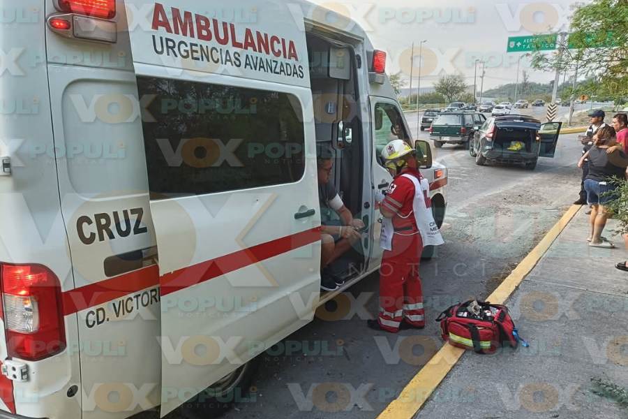 accidente vial en crucero de Victoria