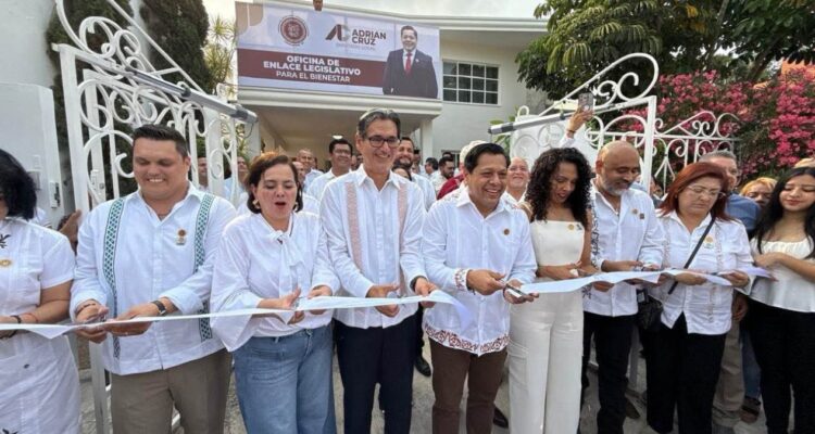 Adrián Cruz oficina en Madero