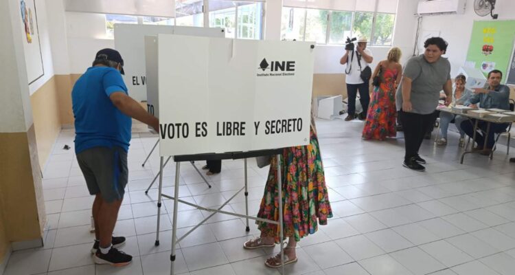auxiliares para contar votos en Tamaulipas