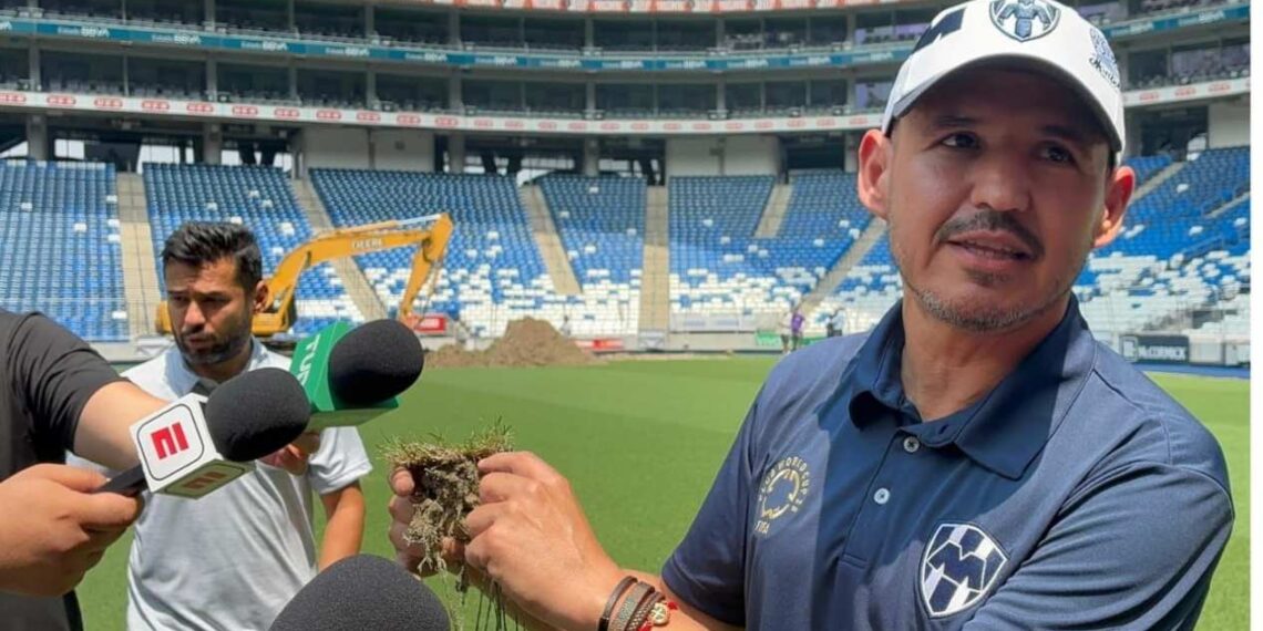 cambio de césped Estadio Monterrey