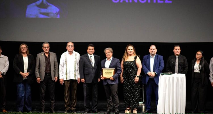 Carlos Cuauhtémoc en la UTNL