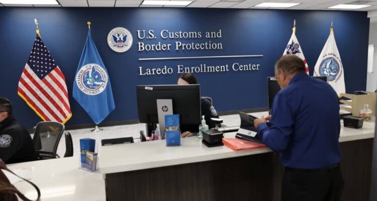 centro SENTRI en Laredo