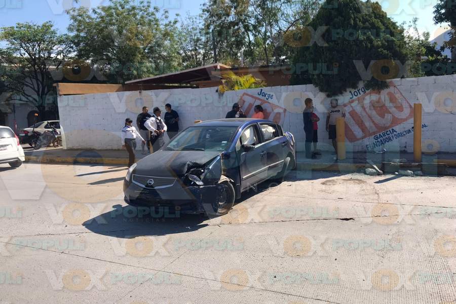 choque contra protecciones metálicas en Victoria