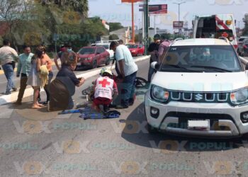 choque entre moto y camioneta en Victoria