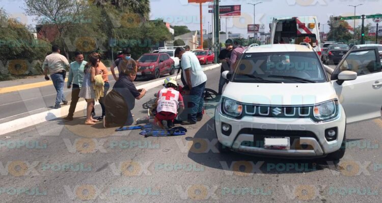choque entre moto y camioneta en Victoria