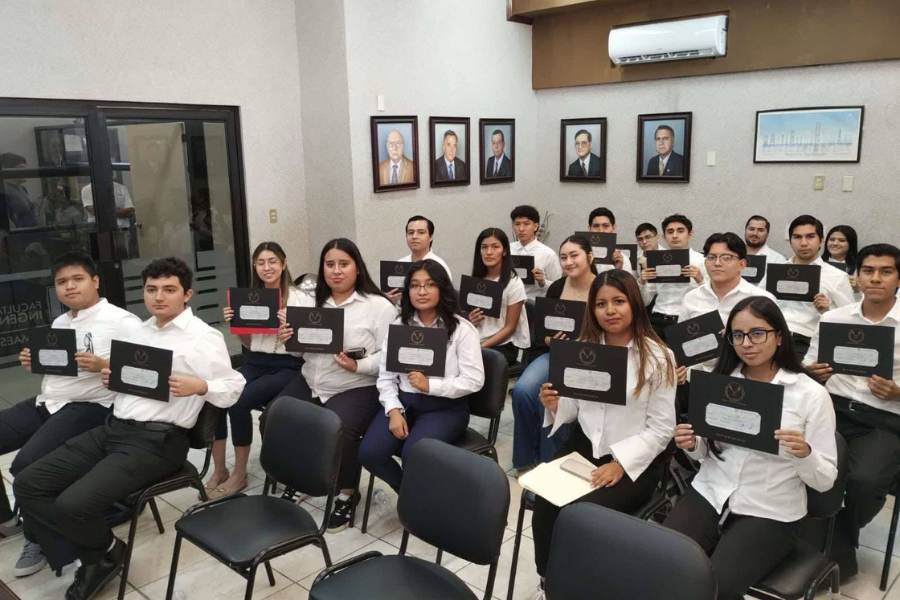 entrega UAT becas de excelencia