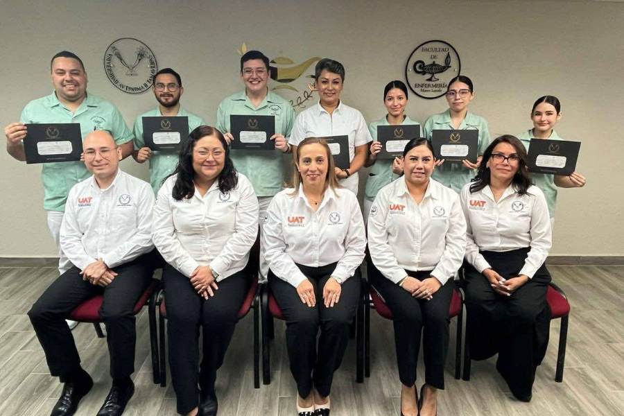 entrega UAT becas de excelencia
