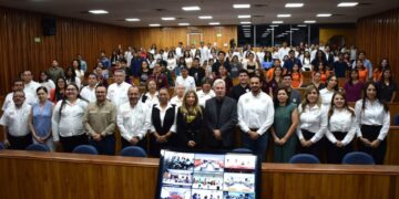 entrega UAT becas de excelencia