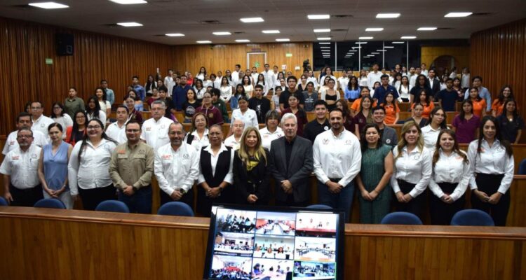 entrega UAT becas de excelencia