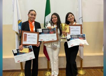 ganadoras concurso oratoria UAT