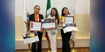 ganadoras concurso oratoria UAT