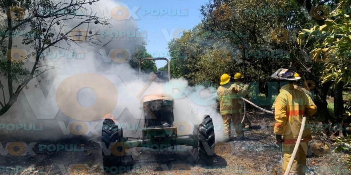 incendio de tractor en carretera Victoria Monterrey