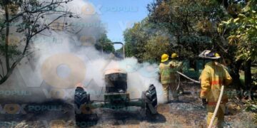 incendio de tractor en carretera Victoria Monterrey