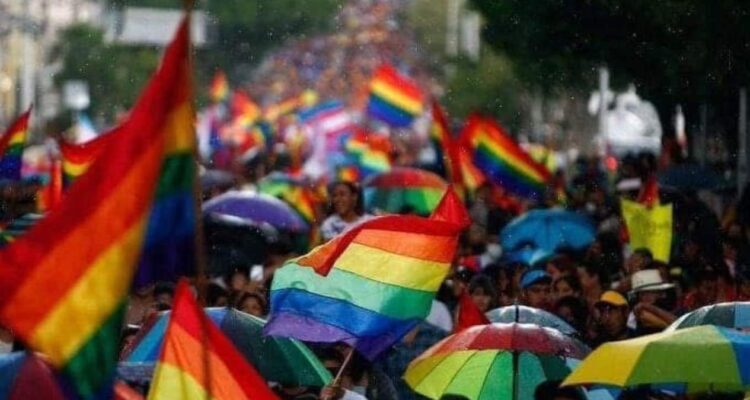 marcha gay en playa Miramar
