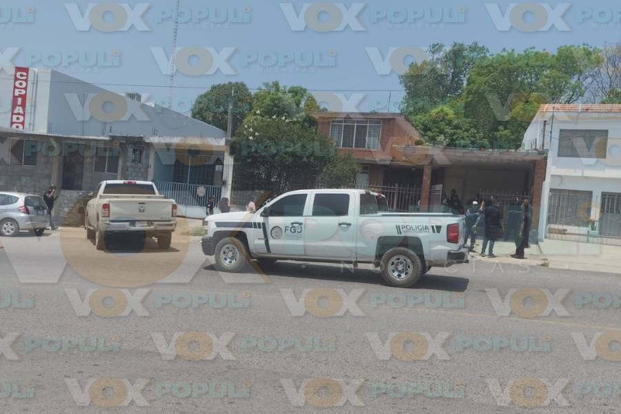 niña intenta saltar de techo en Victoria