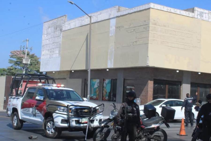 policías chocan patrullas en Tampico