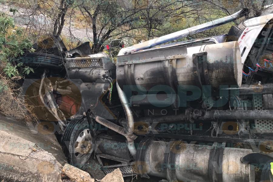 tráiler volcado en Ciudad Victoria