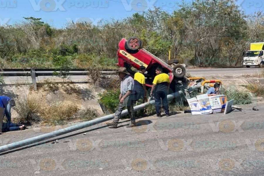 volcadura de taxi en Altamira