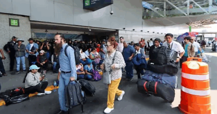 ¿Cómo afectó la protesta de la CNTE al Aeropuerto Internacional de CDMX