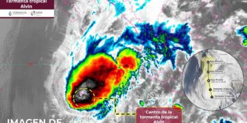 ¿Cuál es la trayectoria de la Tormenta tropical Alvin en su acercamiento hacia México?