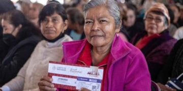 ¿Qué documentos necesitan las adultas mayores para inscribirse a la Pensión Mujeres Bienestar en agosto?