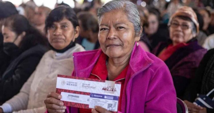 ¿Qué documentos necesitan las adultas mayores para inscribirse a la Pensión Mujeres Bienestar en agosto?