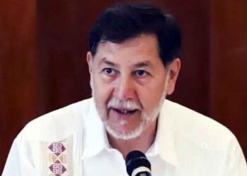 activistas renuncia Fernández Noroña