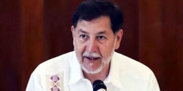 activistas renuncia Fernández Noroña