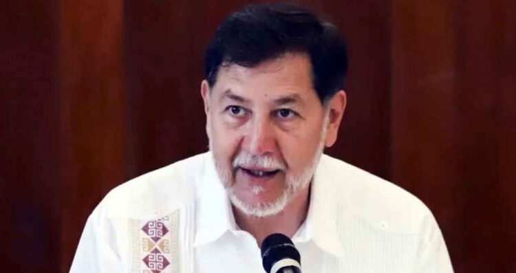 activistas renuncia Fernández Noroña