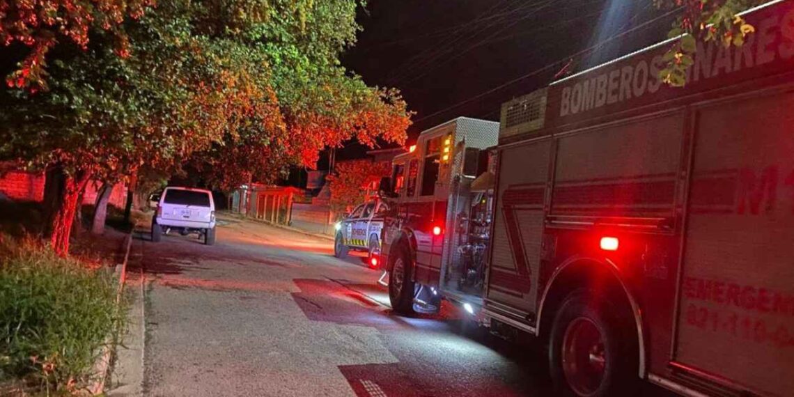 Bomberos evitan que fuego consuma vivienda en Linares, Nuevo León
