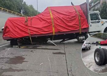 Camión se queda sin llantas tras chocar con el camellón central del Circuito Interior en la CDMX