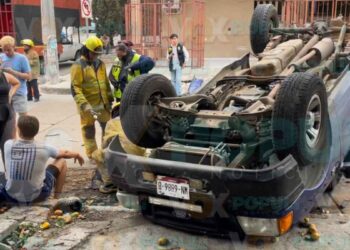 Camioneta volcada Ciudad Madero