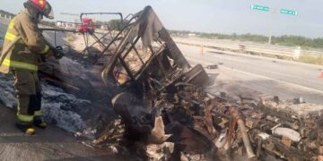 Choque múltiple entre tractocamiones deja un conductor fallecido en la autopista Monterrey–Nuevo Laredo