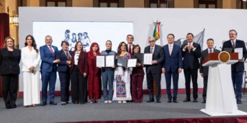 Claudia Sheinbaum y gobernadores firman acuerdo para crear 15 Polos del Bienestar
