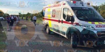 Conductor acelerado arrolla a pareja en motocicleta, en Cd. Victoria, Tamaulipas