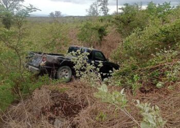 Conductora vuelca Aldama